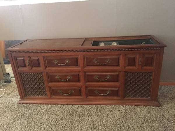 Vintage Magnavox Stereo